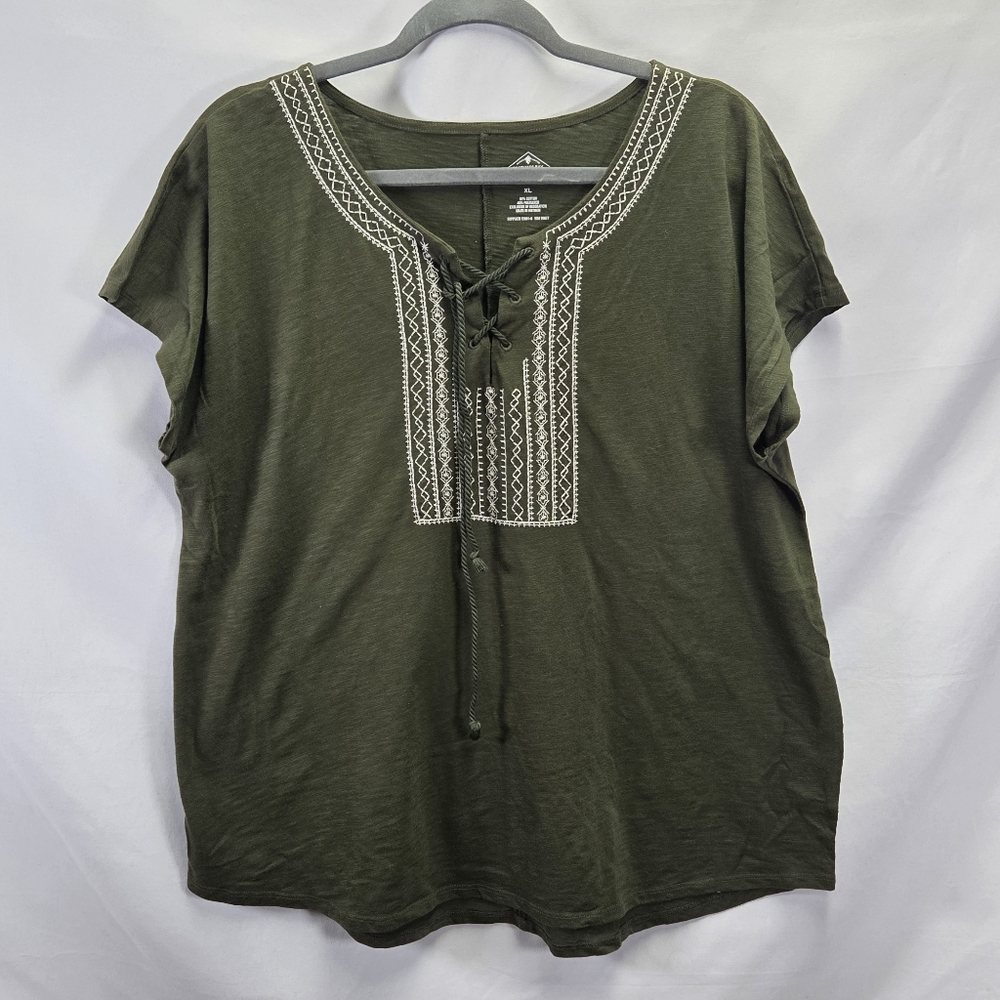 SOLD---St. John’s Bay Green Embroidered T-Shirt XL Boho
